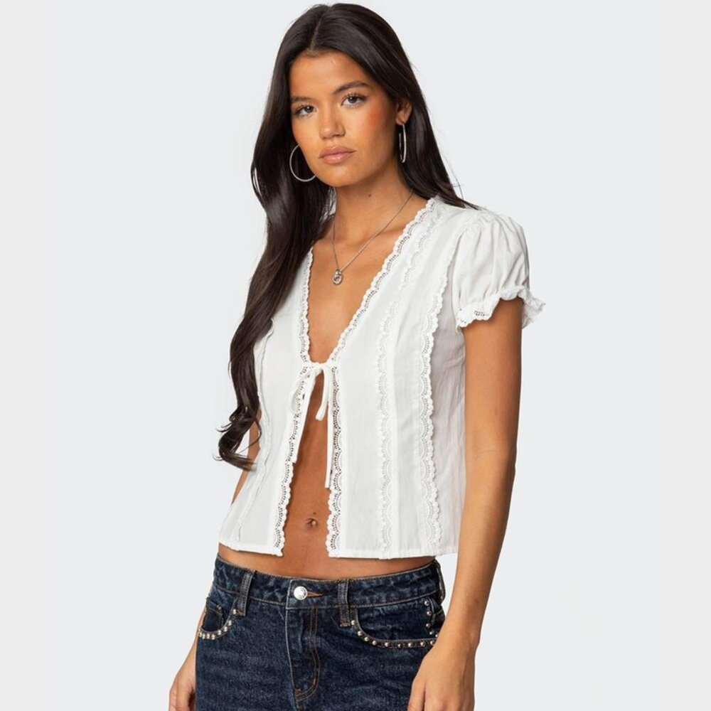 EDIKTED White Cotton Lacey Tie Front Top Size Medium NWT
